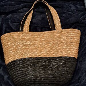 Nieman Marcus 100% Wheat Straw tote as is condition is flawed see pic